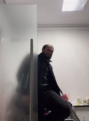 Сделал фотографию своего колена