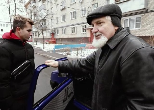 Ту самую "Оку" супердедушки из Щелково восстановили и вернули владельцу