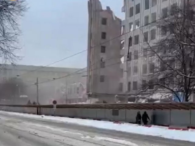 Второй шанс на жизнь: обрушение стены во время демонтажа здания в Москве