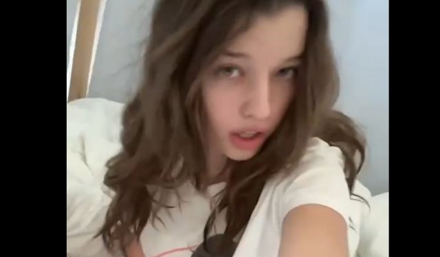 Дочь Миллы Йовович следует тренду