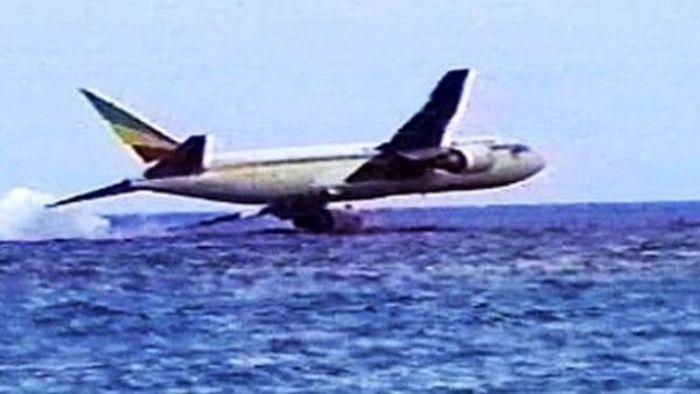 Катастрофа Boeing 767-260ER у берегов острова Нгазиджа