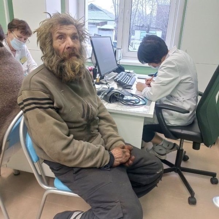 Отшельник, который прожил 25 лет в землянке в Бурятии, решил вернуться к обществу