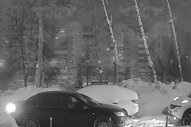 "Этот двор слишком тесен для нас двоих": в Казани нашлись самые упрямые водители в мире