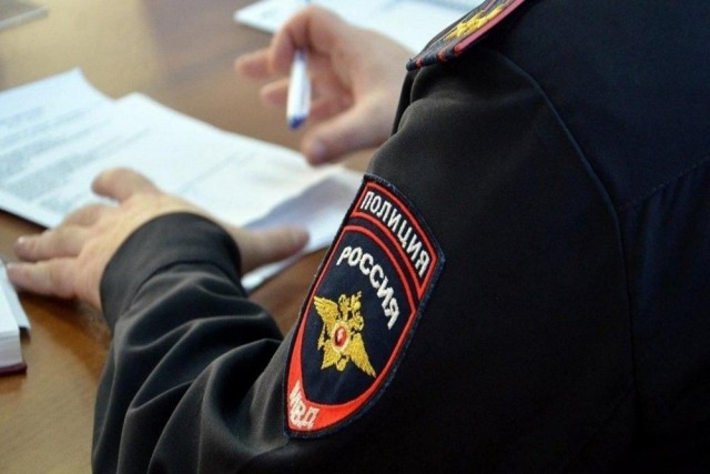 Женщина из России подала в полицию 93 заявления, обвинив в изнасилованиях и побоях множество мужчин, среди которых оказались как её знакомые, так и работники служб экстренного реагирования