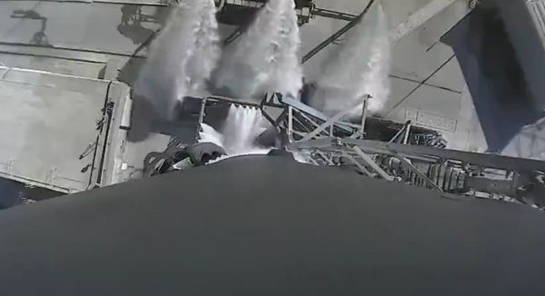Беспрецедентные снимки по пути Falcon 9: удивительные пейзажи космоса и впечатляющий возвращение на поверхность Земли