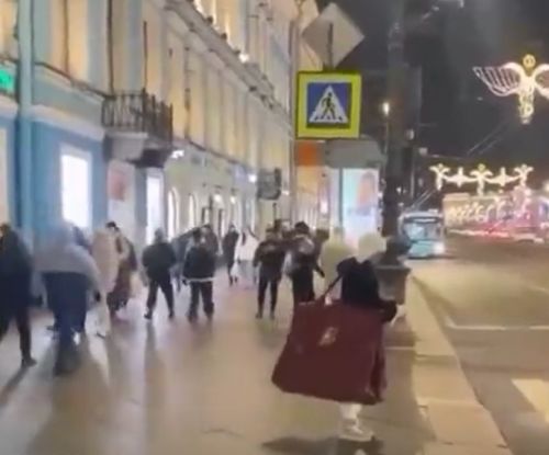 В моей сумочке находится небольшой бутербродик, капелька масла и парочка пирожков