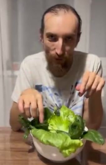 Семья веганов сдает анализы