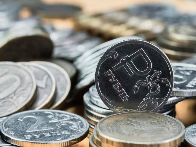 «110 рублей за евро станет реальностью для россиян в 2024 году»