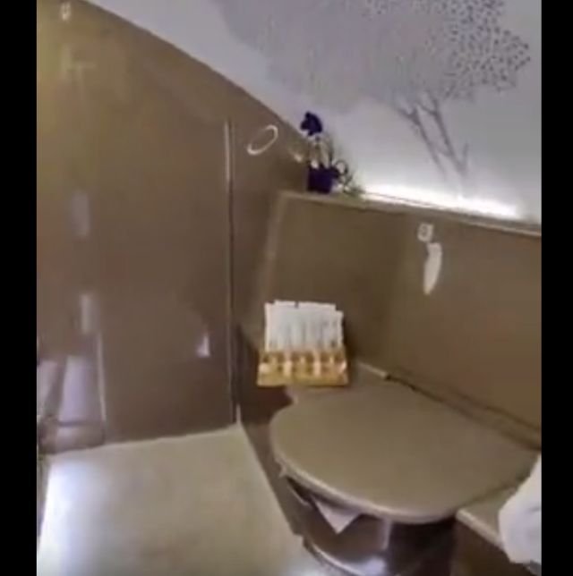 Как внутри выглядит самый большой двухпалубный авиалайнер Airbus A380