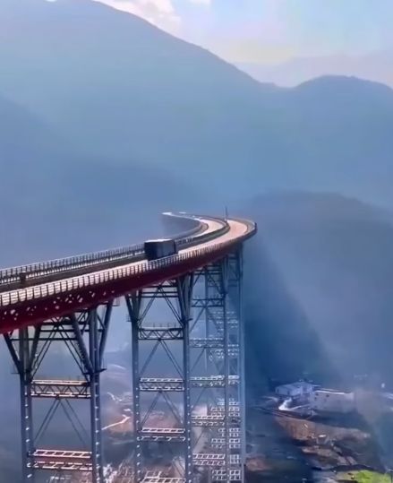 Участок дороги в 41 км в Китае⁠⁠