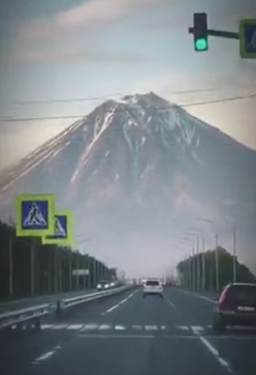 Дорога с шикарным видом на Камчатке