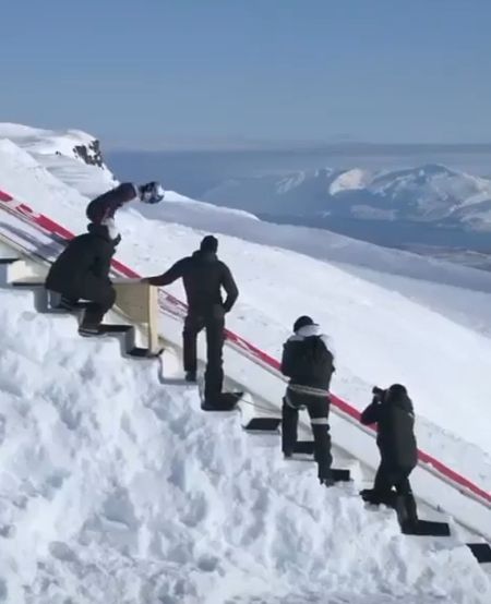 Р. Кобаяши прыгает на 291 м и проводит в воздухе более 10 секунд⁠⁠