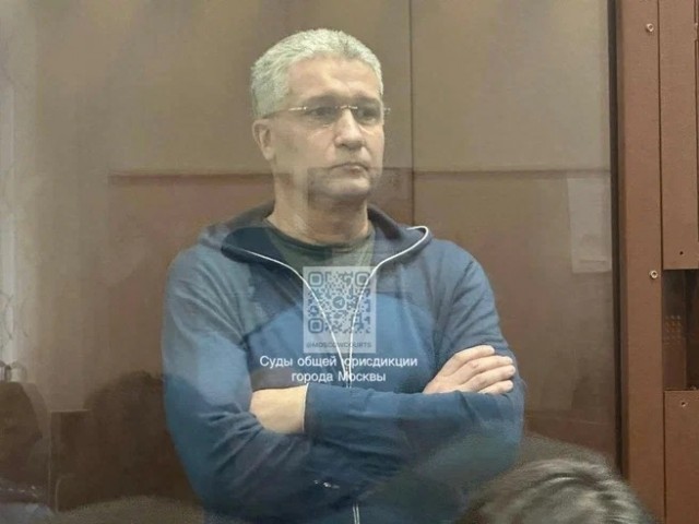 Экс-замглавы Минобороны Иванову вменяют взятку в размере 1,185 млрд рублей