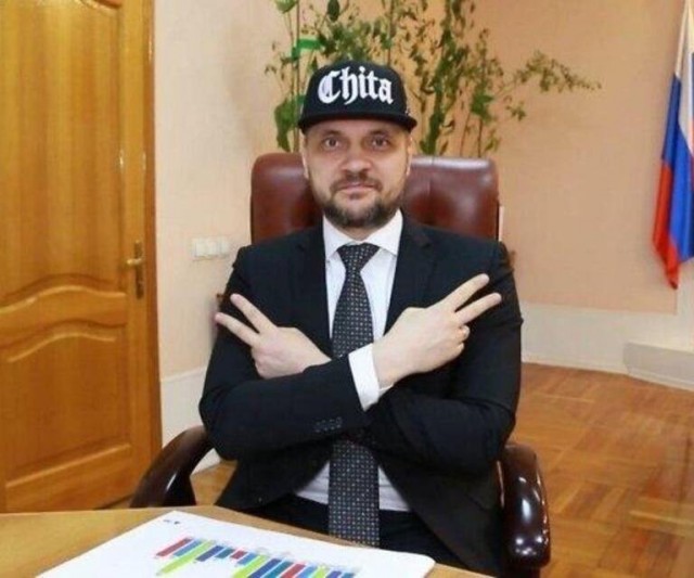 Губернатор Забайкалья Александр Осипов вытер козявку об начальницу лесничества.