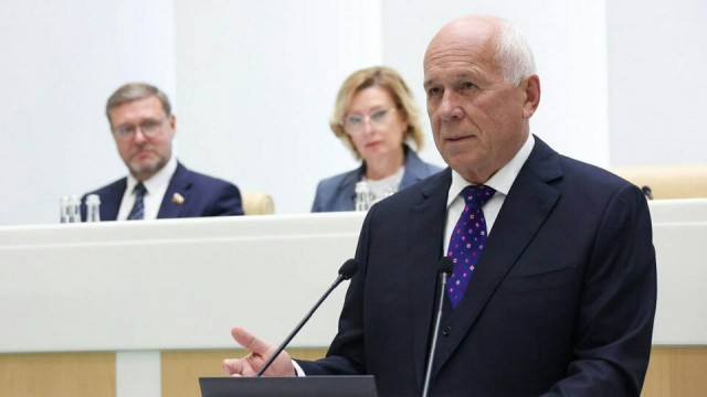 Руководитель «Ростеха» объявил о готовности составить конкуренцию Boeing и Airbus после того, как поставки самолетов были сорваны на десятилетие