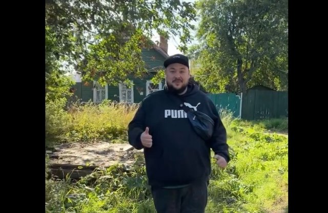 Частный коттедж на берегу Невы в получасе от центра города.