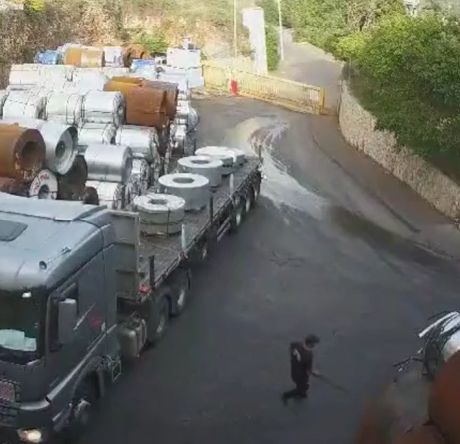 Придавило⁠⁠