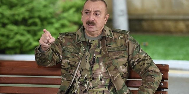 Азербайджанские СМИ: Баку намерен обратиться в международные суды против РФ из-за катастрофы самолета AZAL