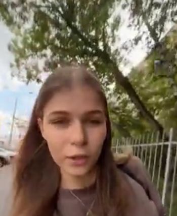 Вы почему не помогли девушке?