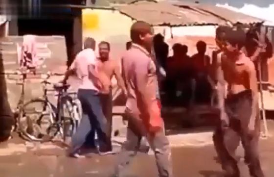 Помимо поездов и тока, в Индии ещё регулярно и вот такое⁠⁠