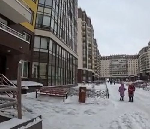Курьер, возможно, спас двух девочек