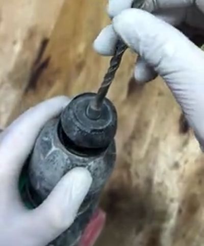 Застрял бур в перфораторе