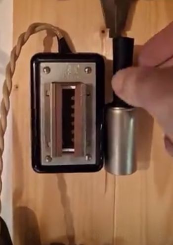 Электрозажигалка из прошлого