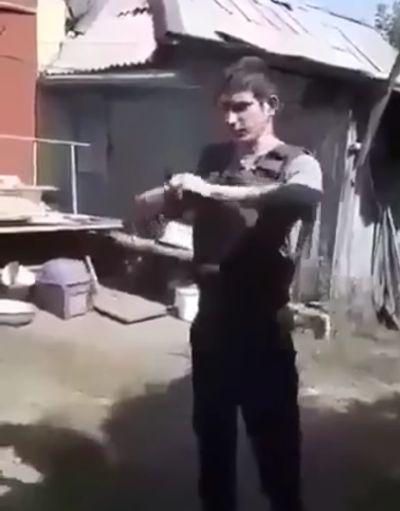 Походу он ранен⁠⁠