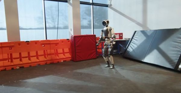 Новое видео с роботом Атласом от Boston Dynamics
