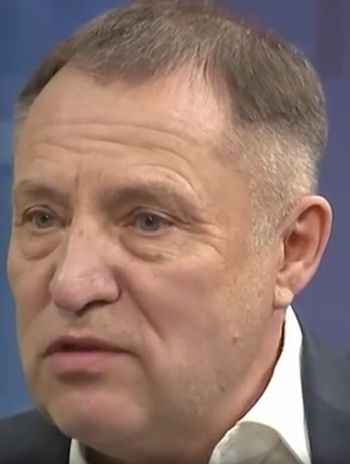 При царе отрезали бороды. А теперь хотят и …