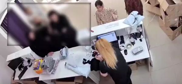 Богиня пришла возвращать товар и возмутилась что не преклонили колено перед ней