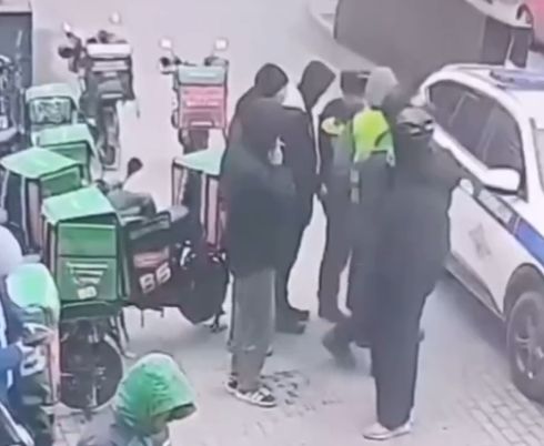 Димооон!