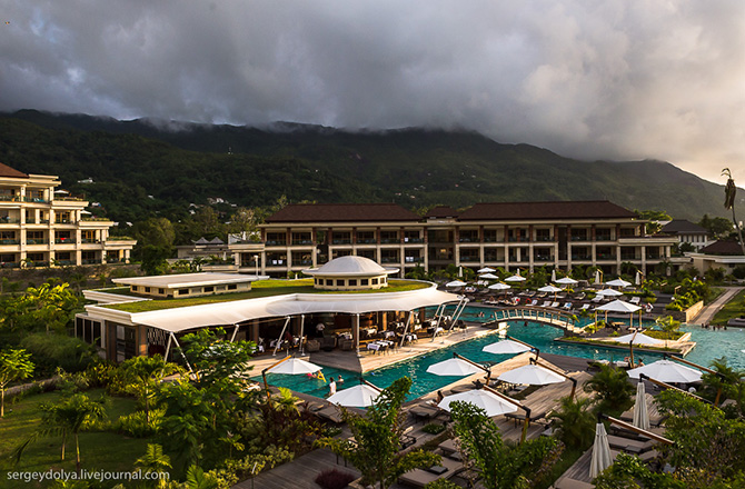 Отдых в отеле Savoy Resort and Spa на Сейшелах