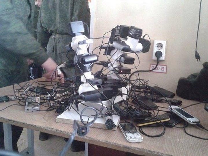 Армейские способы зарядить телефоны всей роте