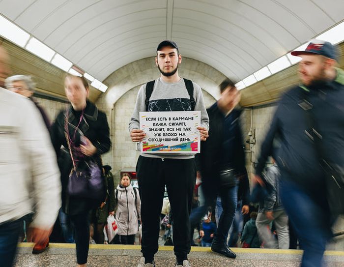 В день рождения Цоя в метро Петербурга устроили флешмоб: