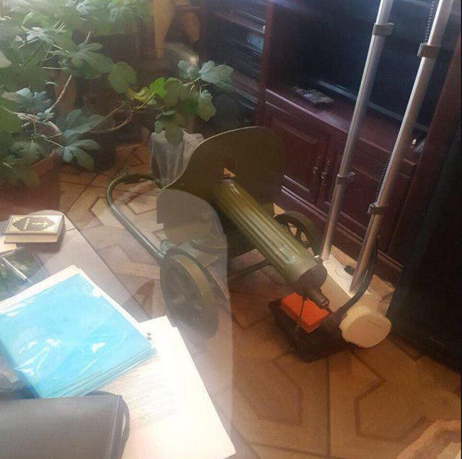 Московский инвалид-колясочник собрал внушительную коллекцию оружия