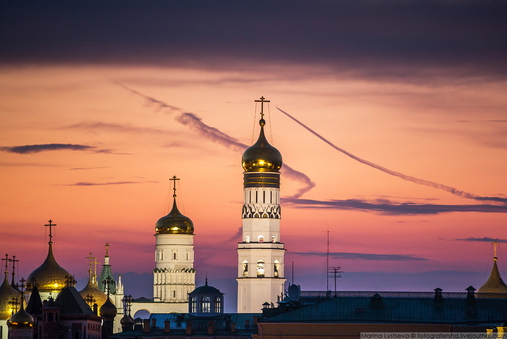 Как солнце вставало над Кремлем