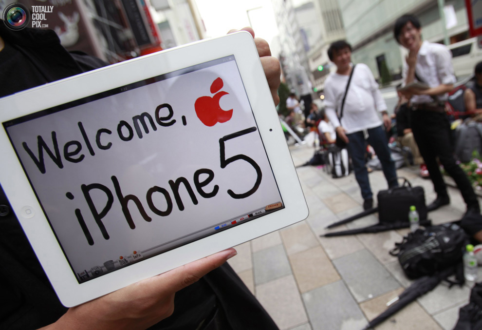 Сегодня открылись продажи iPhone5 (37 фото)