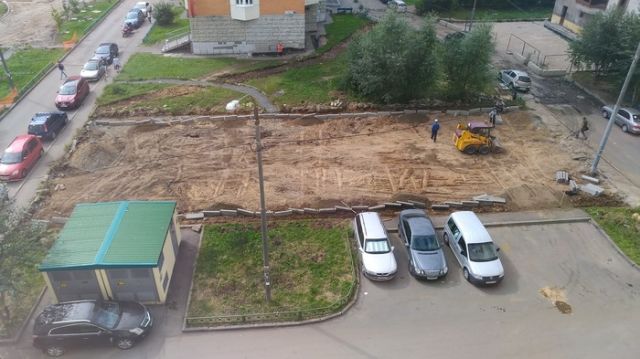 Как строители с крепкими нервами делали парковочную площадку для водятлов