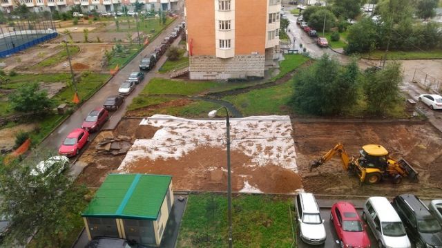 Как строители с крепкими нервами делали парковочную площадку для водятлов