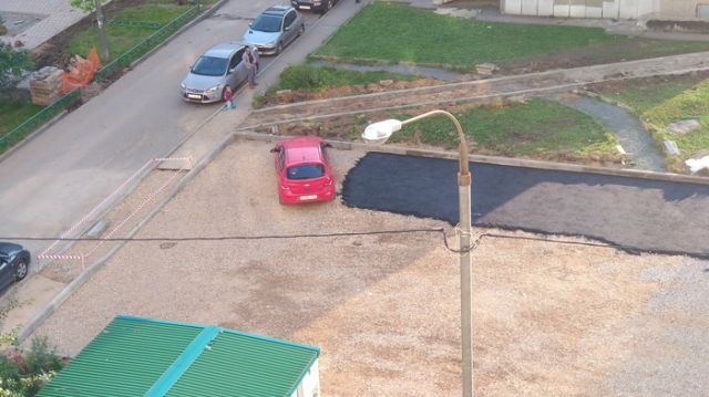 Как строители с крепкими нервами делали парковочную площадку для водятлов