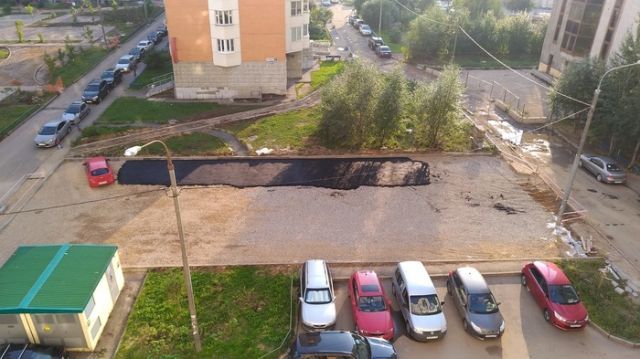 Как строители с крепкими нервами делали парковочную площадку для водятлов