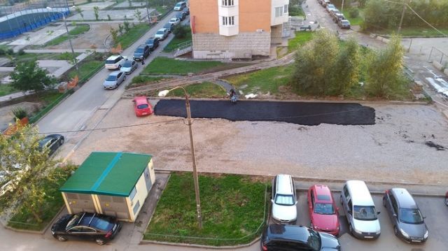 Как строители с крепкими нервами делали парковочную площадку для водятлов