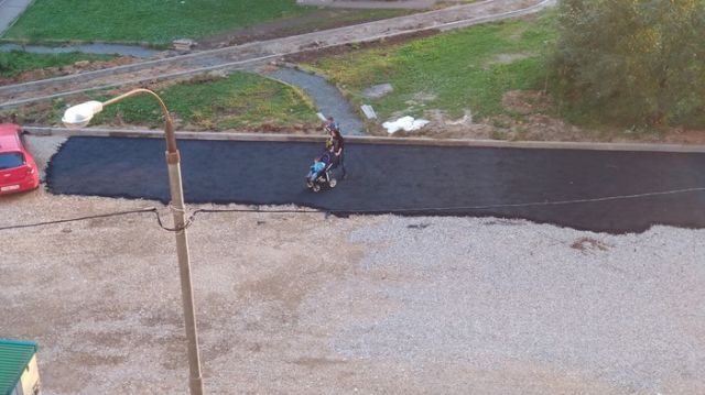 Как строители с крепкими нервами делали парковочную площадку для водятлов