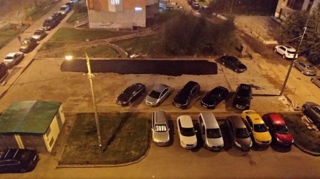 Как строители с крепкими нервами делали парковочную площадку для водятлов