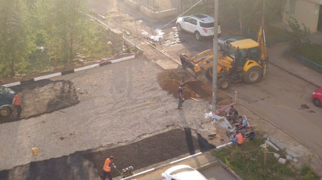 Как строители с крепкими нервами делали парковочную площадку для водятлов