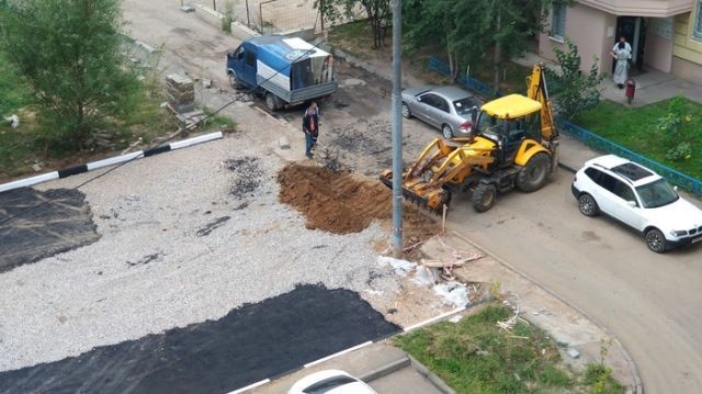 Как строители с крепкими нервами делали парковочную площадку для водятлов