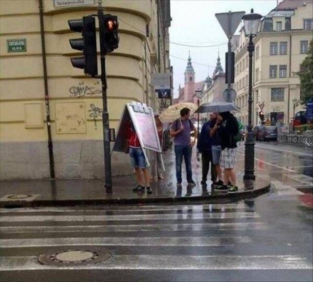 Люди проявляют смекалку