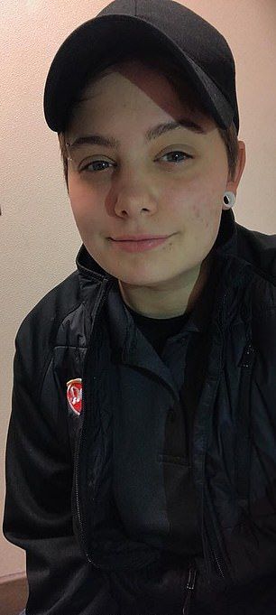 Нелепое превращение сестер в парней