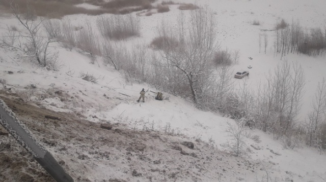 Под Волгоградом автомобиль с пьяным водителем слетел в овраг
